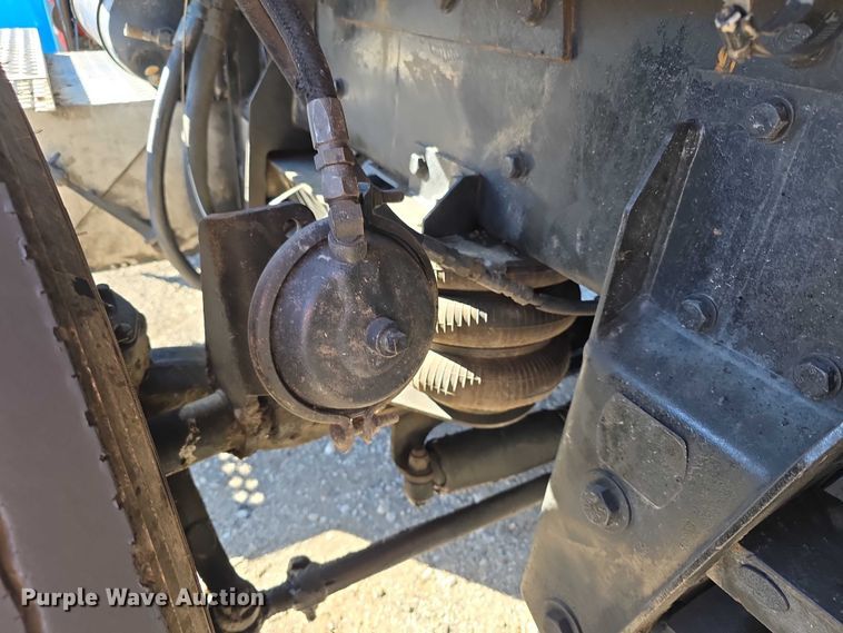 image for item FI0897 1996 Peterbilt 357 dump truck