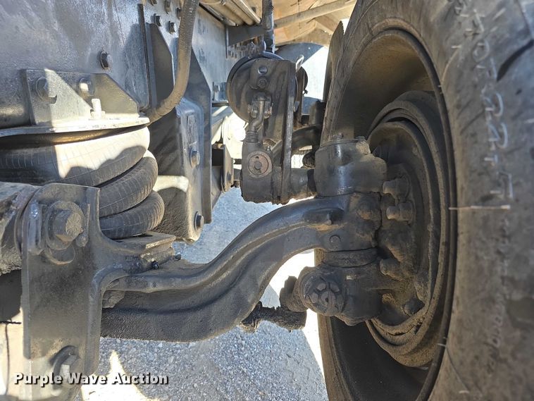 image for item FI0897 1996 Peterbilt 357 dump truck