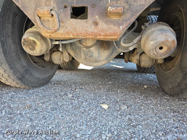 image for item FI0897 1996 Peterbilt 357 dump truck