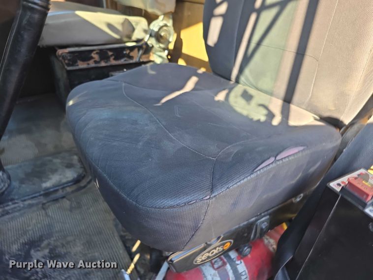 image for item FI0897 1996 Peterbilt 357 dump truck