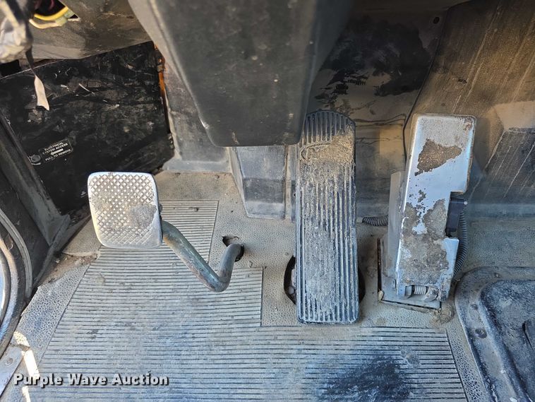 image for item FI0897 1996 Peterbilt 357 dump truck