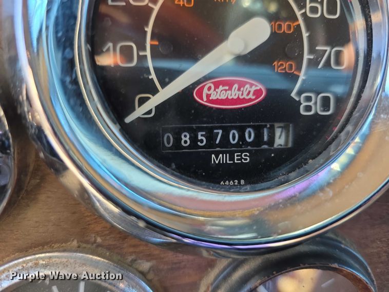 image for item FI0897 1996 Peterbilt 357 dump truck