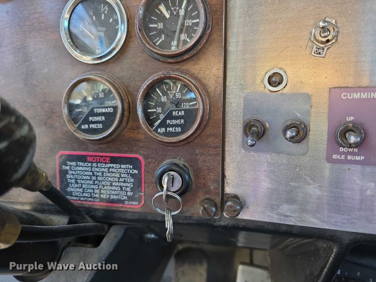 image for item FI0897 1996 Peterbilt 357 dump truck