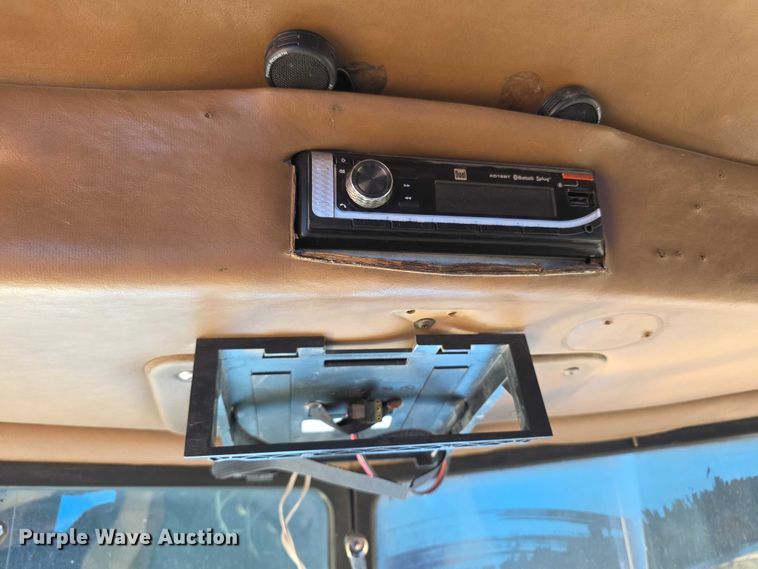 image for item FI0897 1996 Peterbilt 357 dump truck