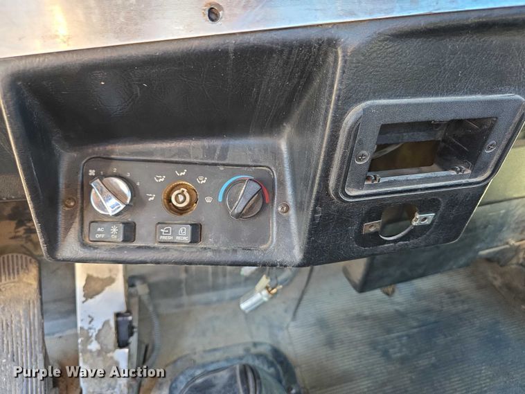 image for item FI0897 1996 Peterbilt 357 dump truck