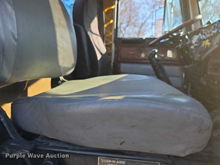 image for item FI0897 1996 Peterbilt 357 dump truck