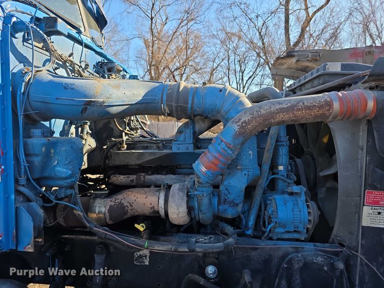 image for item FI0897 1996 Peterbilt 357 dump truck