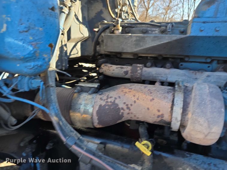 image for item FI0897 1996 Peterbilt 357 dump truck