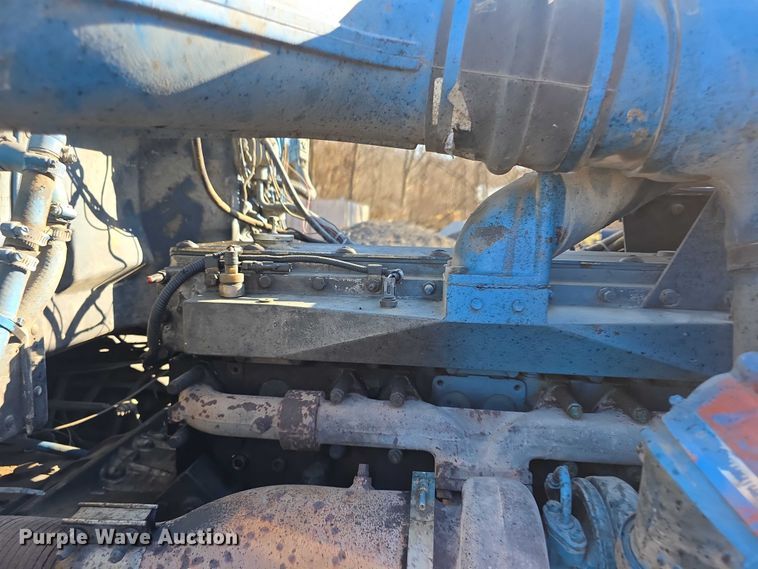 image for item FI0897 1996 Peterbilt 357 dump truck