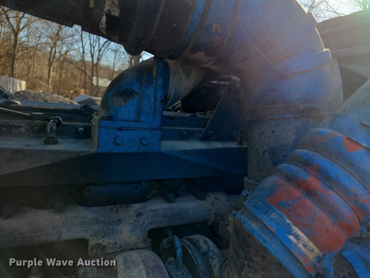 image for item FI0897 1996 Peterbilt 357 dump truck