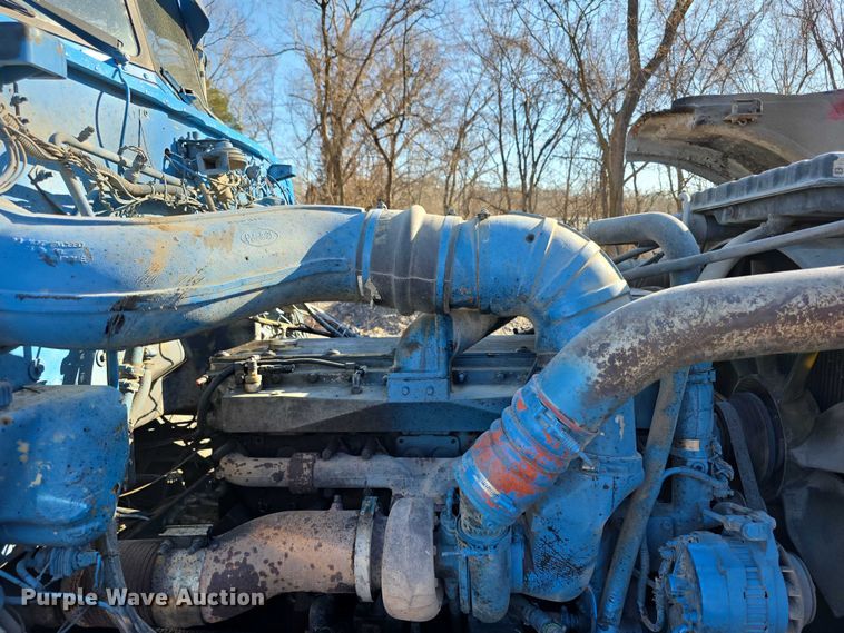 image for item FI0897 1996 Peterbilt 357 dump truck