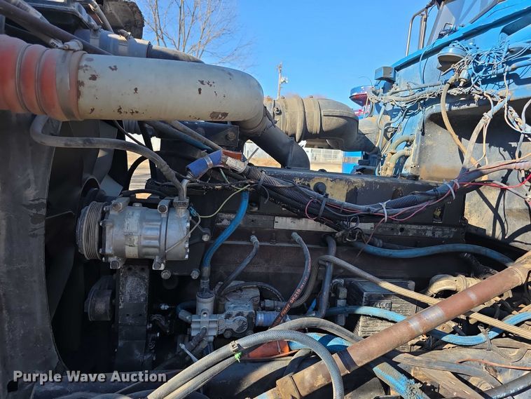 image for item FI0897 1996 Peterbilt 357 dump truck