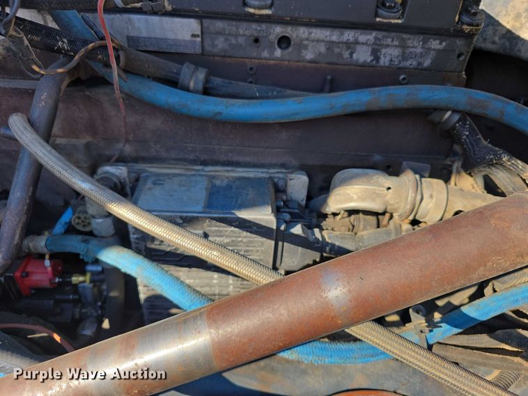 image for item FI0897 1996 Peterbilt 357 dump truck