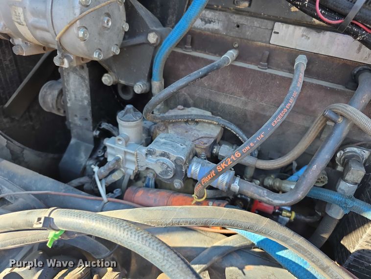 image for item FI0897 1996 Peterbilt 357 dump truck