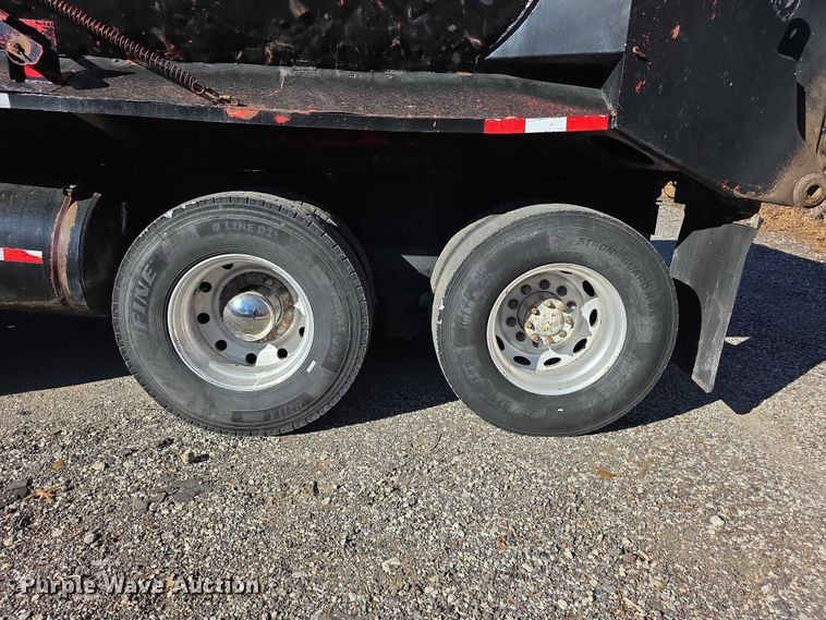 image for item FI0897 1996 Peterbilt 357 dump truck