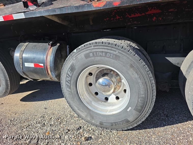 image for item FI0897 1996 Peterbilt 357 dump truck