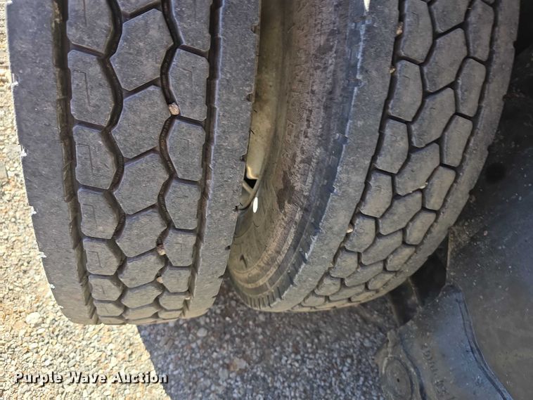 image for item FI0897 1996 Peterbilt 357 dump truck