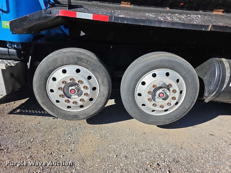 image for item FI0897 1996 Peterbilt 357 dump truck