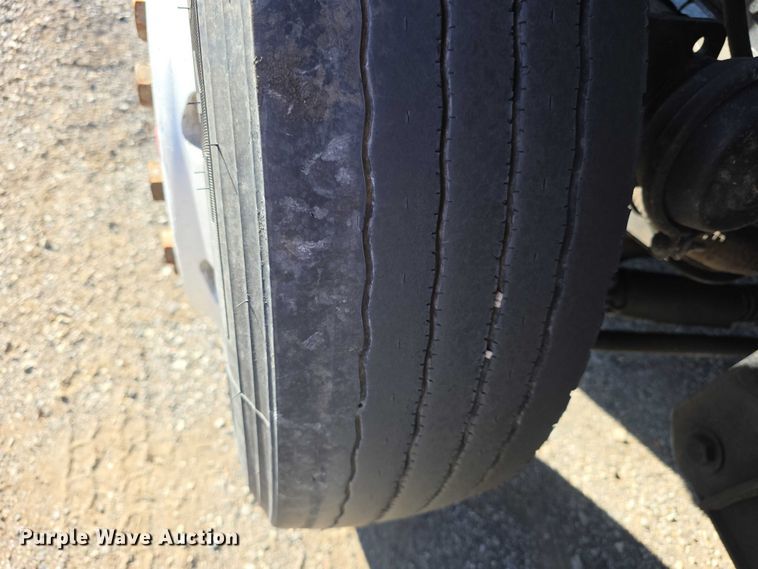 image for item FI0897 1996 Peterbilt 357 dump truck