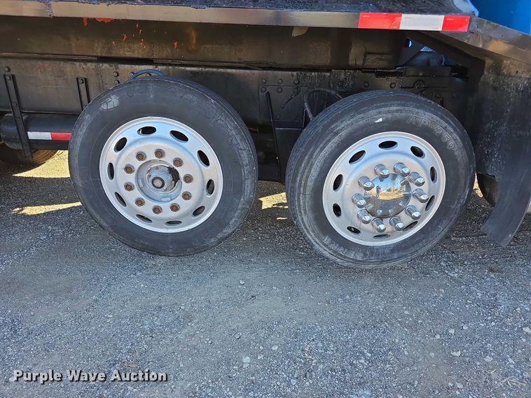 image for item FI0897 1996 Peterbilt 357 dump truck