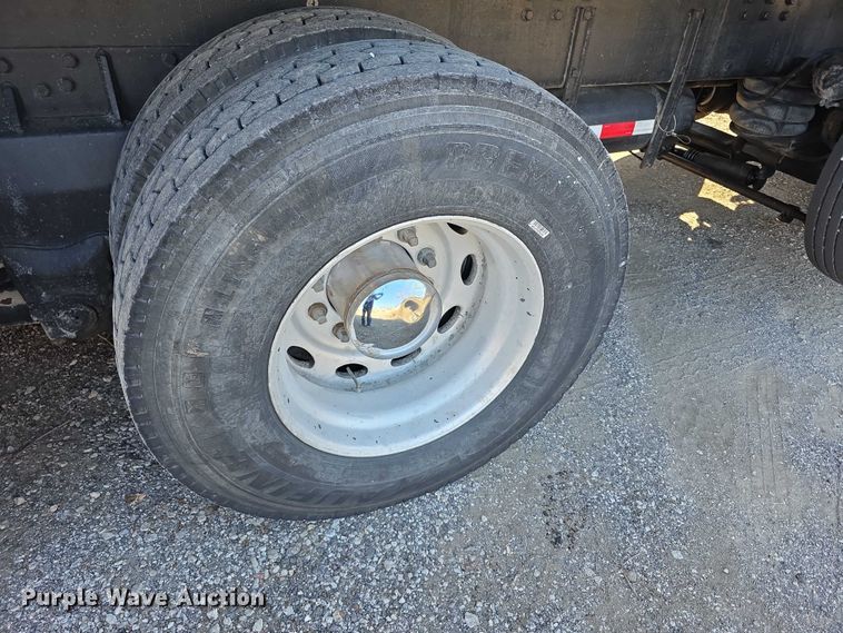 image for item FI0897 1996 Peterbilt 357 dump truck