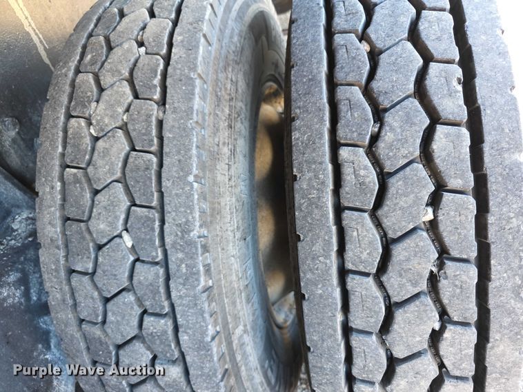 image for item FI0897 1996 Peterbilt 357 dump truck