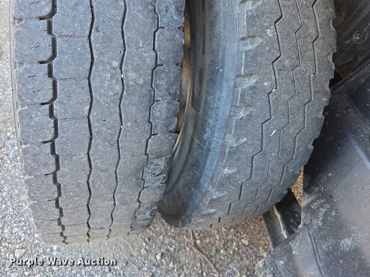 image for item FI0897 1996 Peterbilt 357 dump truck