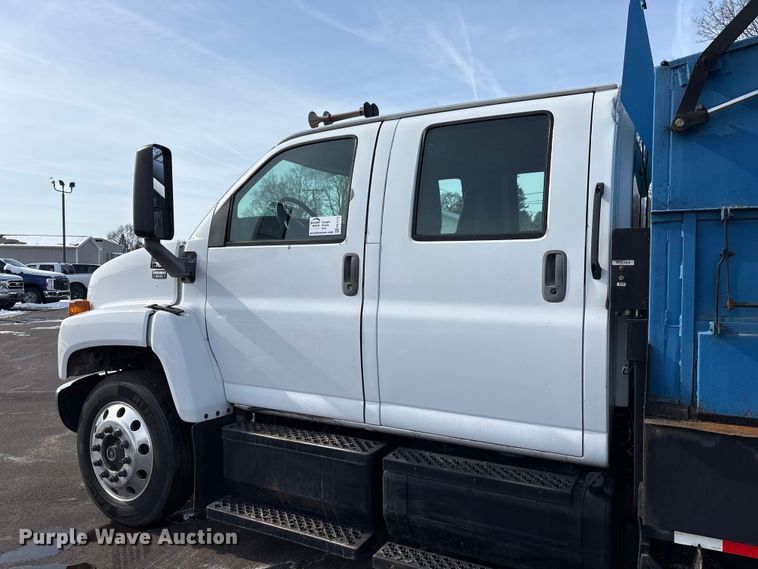 image for item FK1172 2006 GMC C7500 Crew Cab infrared asphalt heater truck