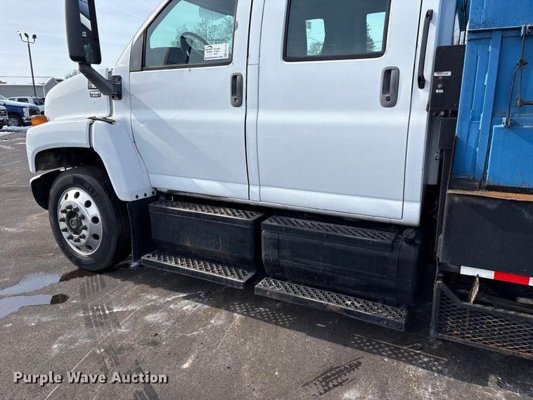 image for item FK1172 2006 GMC C7500 Crew Cab infrared asphalt heater truck