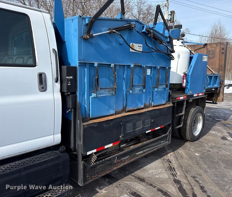 image for item FK1172 2006 GMC C7500 Crew Cab infrared asphalt heater truck