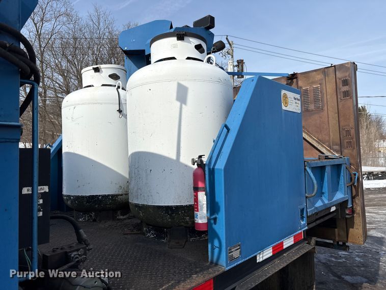 image for item FK1172 2006 GMC C7500 Crew Cab infrared asphalt heater truck