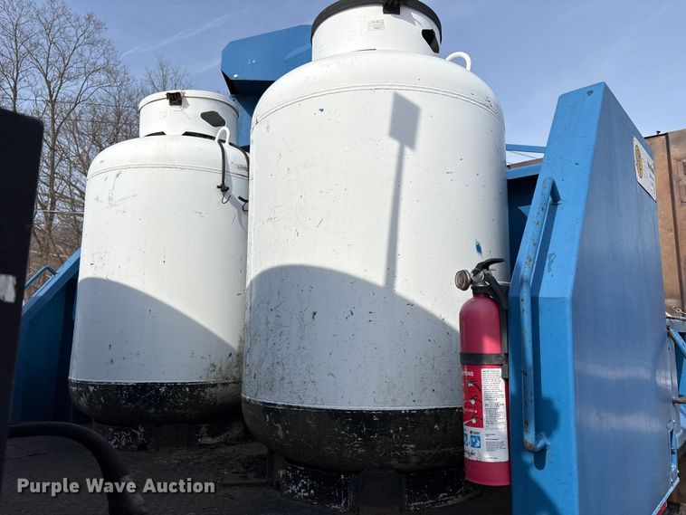 image for item FK1172 2006 GMC C7500 Crew Cab infrared asphalt heater truck