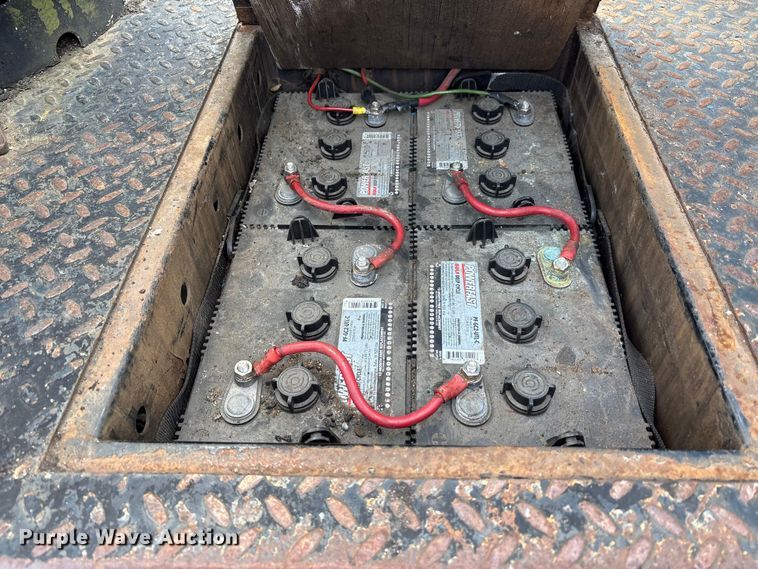 image for item FK1172 2006 GMC C7500 Crew Cab infrared asphalt heater truck