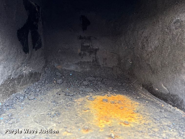 image for item FK1172 2006 GMC C7500 Crew Cab infrared asphalt heater truck