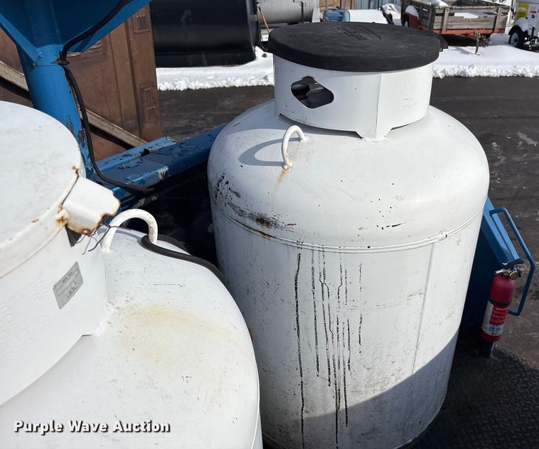 image for item FK1172 2006 GMC C7500 Crew Cab infrared asphalt heater truck