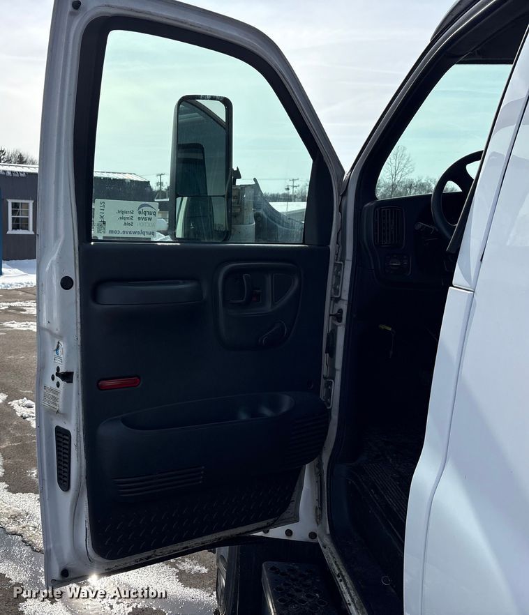 image for item FK1172 2006 GMC C7500 Crew Cab infrared asphalt heater truck