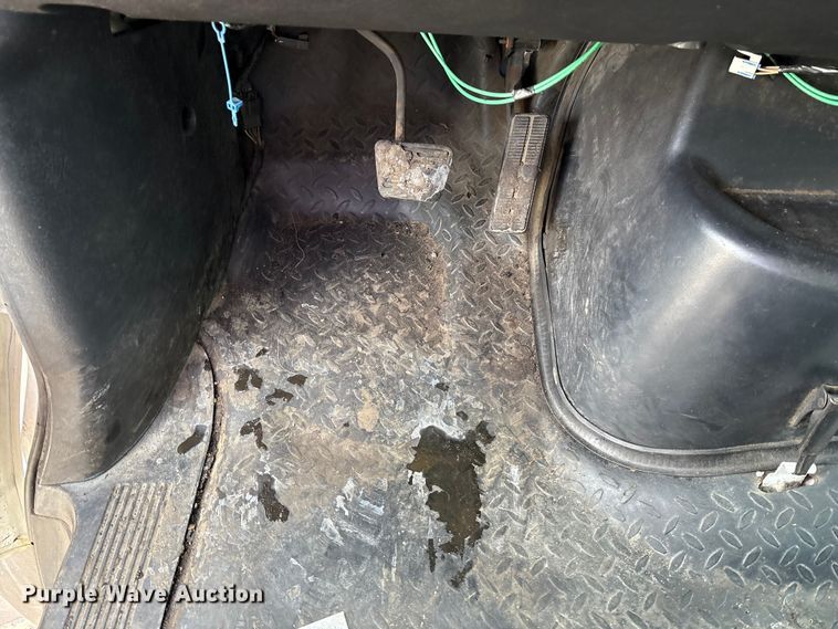 image for item FK1172 2006 GMC C7500 Crew Cab infrared asphalt heater truck