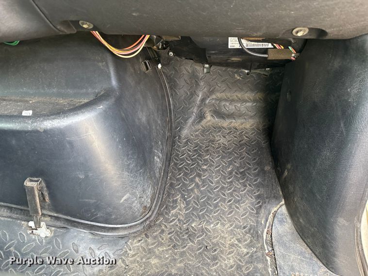 image for item FK1172 2006 GMC C7500 Crew Cab infrared asphalt heater truck