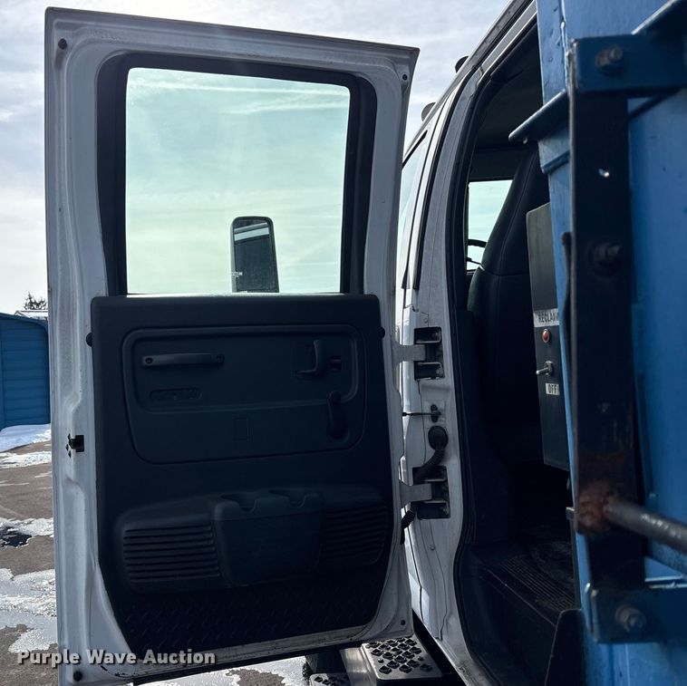 image for item FK1172 2006 GMC C7500 Crew Cab infrared asphalt heater truck