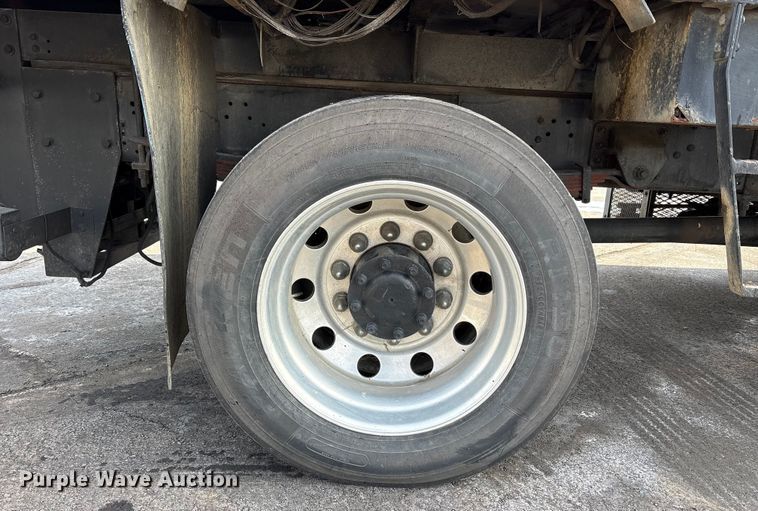 image for item FK1172 2006 GMC C7500 Crew Cab infrared asphalt heater truck