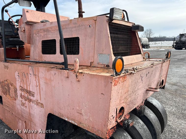 image for item FK1175 1998 Hamm GRW5 pneumatic roller