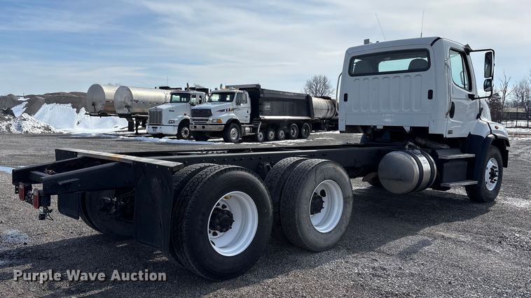 image for item FK1176 2014 Freightliner 114SD truck cab and chassis