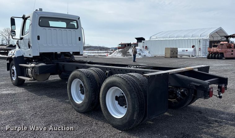 image for item FK1176 2014 Freightliner 114SD truck cab and chassis