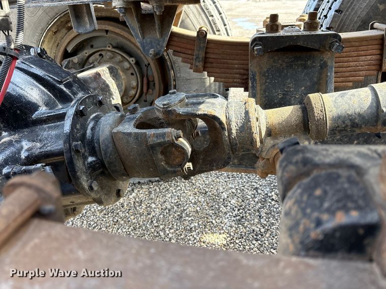 image for item FK1176 2014 Freightliner 114SD truck cab and chassis