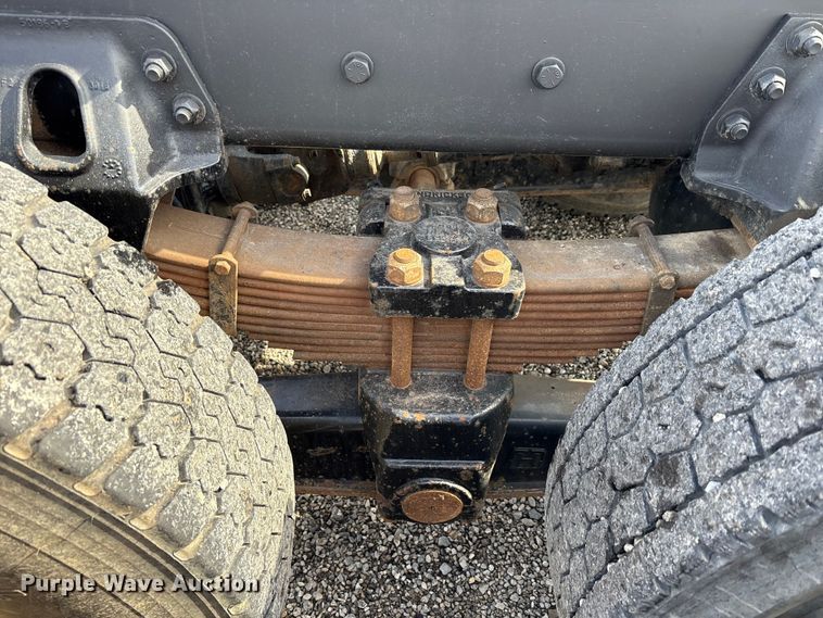 image for item FK1176 2014 Freightliner 114SD truck cab and chassis