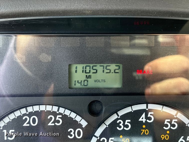 image for item FK1176 2014 Freightliner 114SD truck cab and chassis