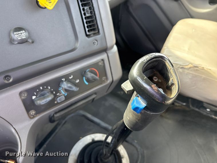 image for item FK1176 2014 Freightliner 114SD truck cab and chassis