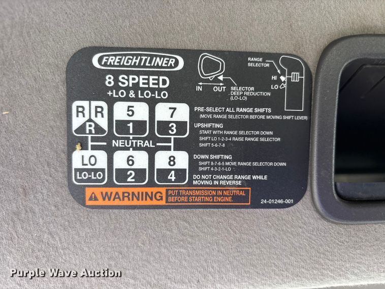 image for item FK1176 2014 Freightliner 114SD truck cab and chassis