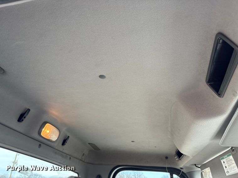 image for item FK1176 2014 Freightliner 114SD truck cab and chassis