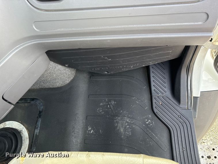 image for item FK1176 2014 Freightliner 114SD truck cab and chassis